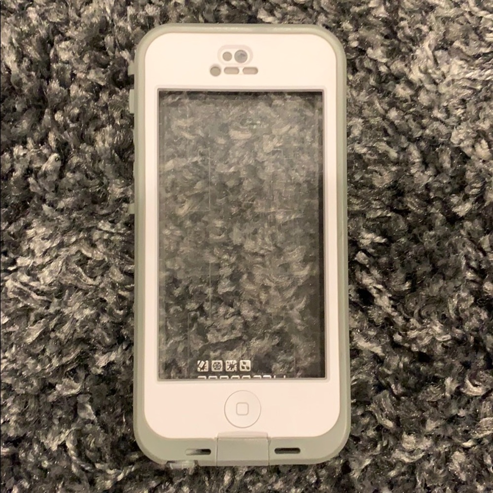 White LifeProof Case